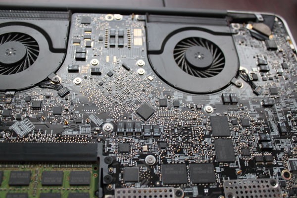 Clean the insides of the computer after a drink spill